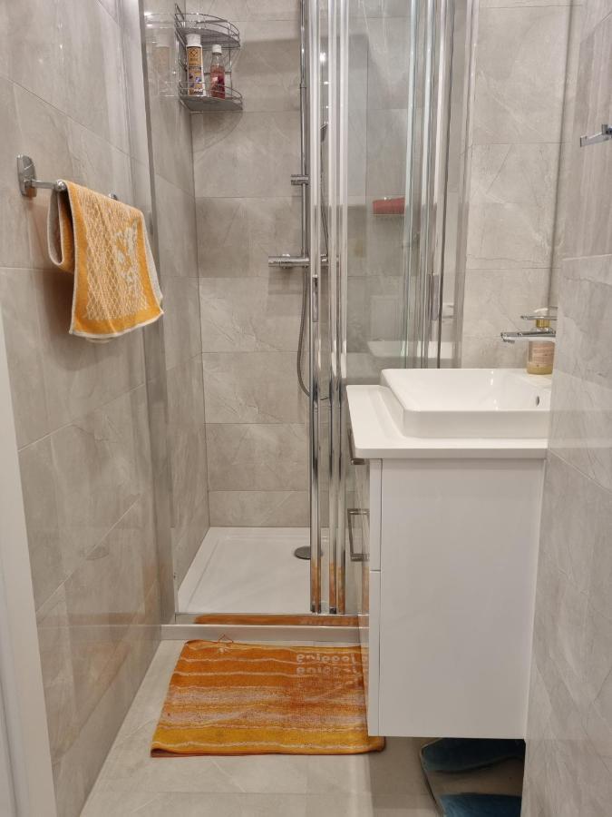 W Kolorze Miety Apartment Varşovia Exterior foto