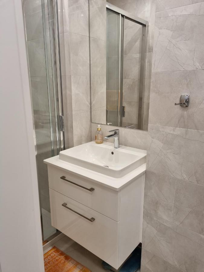 W Kolorze Miety Apartment Varşovia Exterior foto